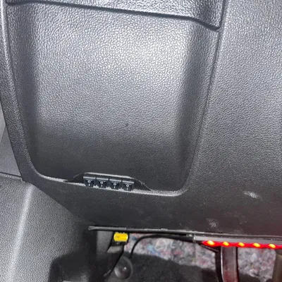 Bộ chuyển đổi nút cho hộp cầu chì Renault Megane IV/4