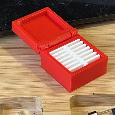 Hộp đựng bông tai với ngăn thẻ SD mini