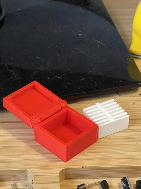 Hộp đựng bông tai với ngăn thẻ SD mini - Image 2