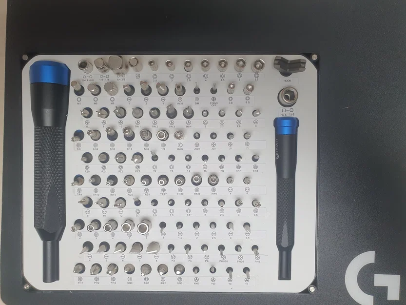 Bảng điều khiển iFixit Manta với nhãn bit tương phản cao - Image 1