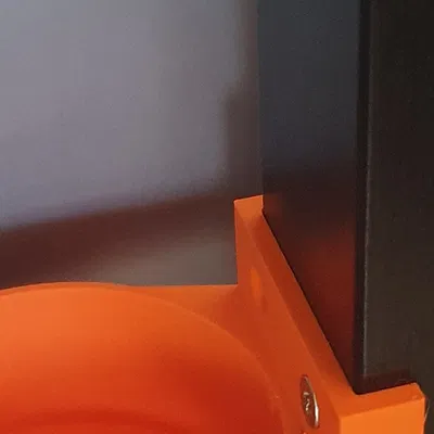 Giá đỡ chai cho bàn IKEA LACK gắn chân