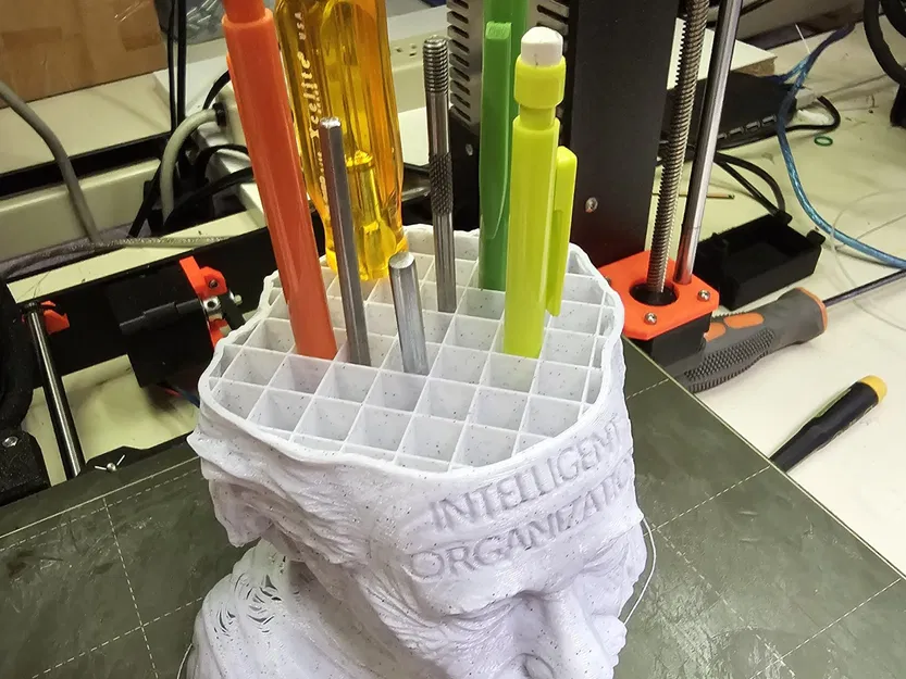 Giá đỡ bút phong cách Albert Einstein thông minh - Image 2