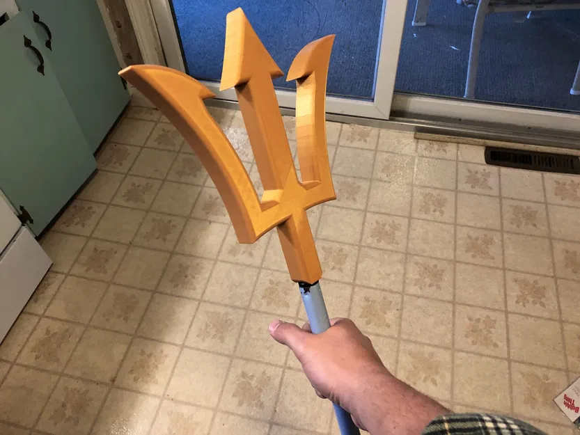 Đinh ba gắn trên chổi cho trang phục Poseidon - Image 2