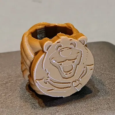 Mô hình Baloo gấu vui vẻ với khăn quàng cổ cho hướng đạo sinh