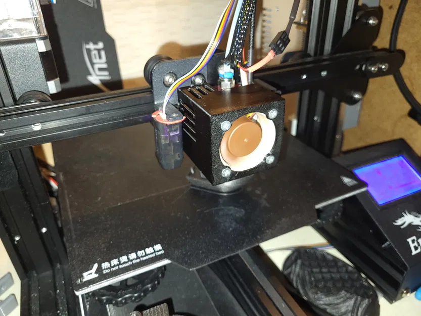 Giá đỡ quạt 4020 cho Ender 3 với 4 lỗ thông gió bổ sung - Image 1