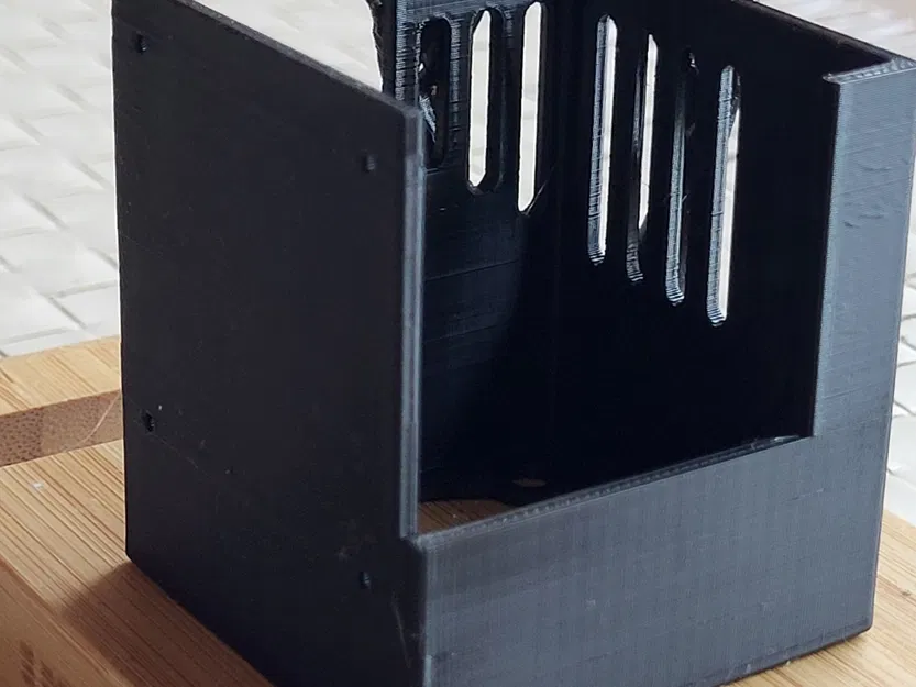 Giá đỡ quạt 4020 cho Ender 3 với 4 lỗ thông gió bổ sung - Image 2