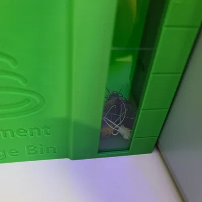 Thùng rác Bambu X1C có cửa sổ trong suốt