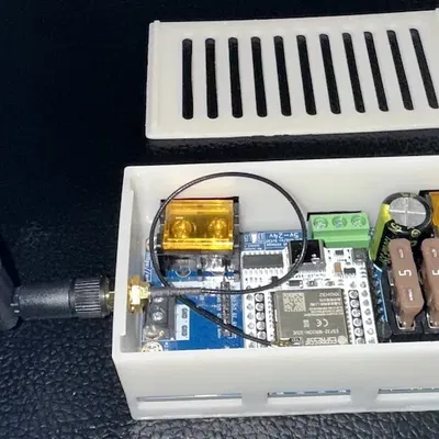 Hộp DigQuad 3 cho ăng-ten bên ngoài