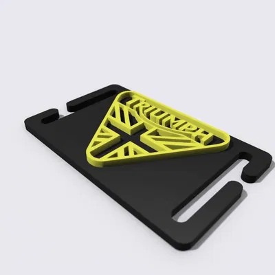 Thẻ molle với logo Triumph