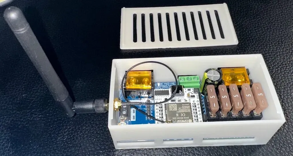 Hộp chứa điều khiển QuinLED DigQuad v3 cho máy in 3D - Image 1