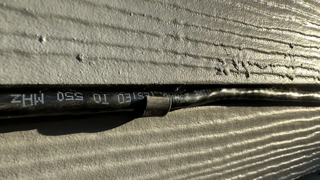 Kẹp giữ dây Cat6 cho ván lợp HardiPlank - Image 6