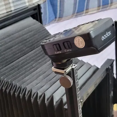 Giá đỡ đèn flash ECO810 bằng kim loại