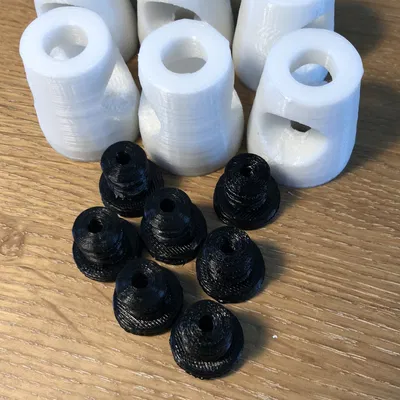 Thay thế giá đỡ chân ghế đẩu bị hỏng