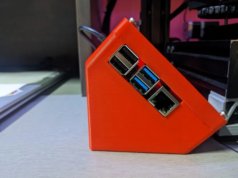 Vỏ Raspberry Pi 4b với màn hình cảm ứng 5 inch đặt trên bàn - Image 6