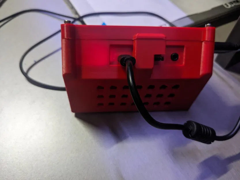 Vỏ Raspberry Pi 4b với màn hình cảm ứng 5 inch đặt trên bàn - Image 8