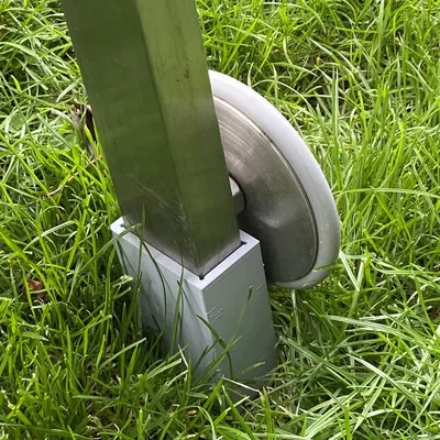 Nắp chân nâng giường tắm nắng Stern 5cm cho máy cắt cỏ