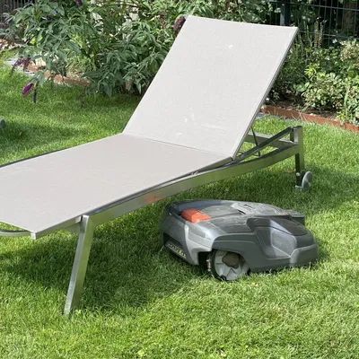 Nắp chân nâng giường tắm nắng Stern 5cm cho máy cắt cỏ