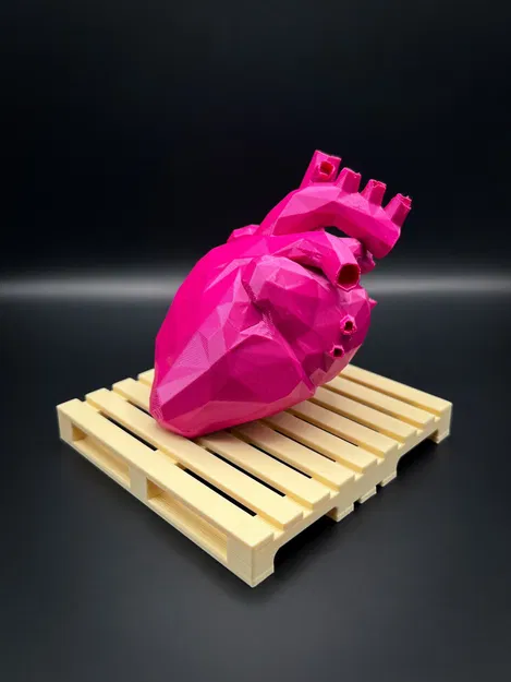 Trái tim nặng trĩu trên đế lót pallet - Image 1