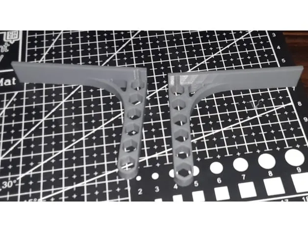 Giá đỡ bút chì sáng tạo từ băng dính Command - Image 1