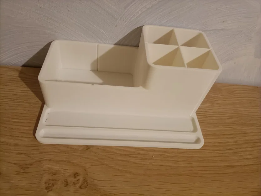 Giá đỡ điện thoại và tổ chức bàn làm việc gọn gàng - Image 3