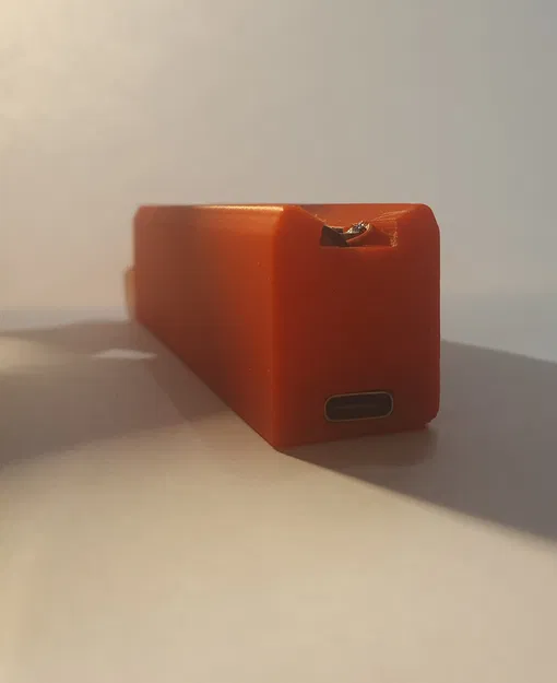 Đèn pin LED sạc Type-C với độ sáng cao - Image 4