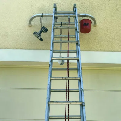 Móc treo tiện ích cho bậc thang và thanh ổn định