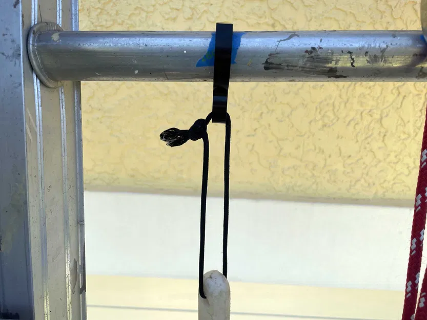 Móc treo tiện ích cho bậc thang và thanh ổn định - Image 2