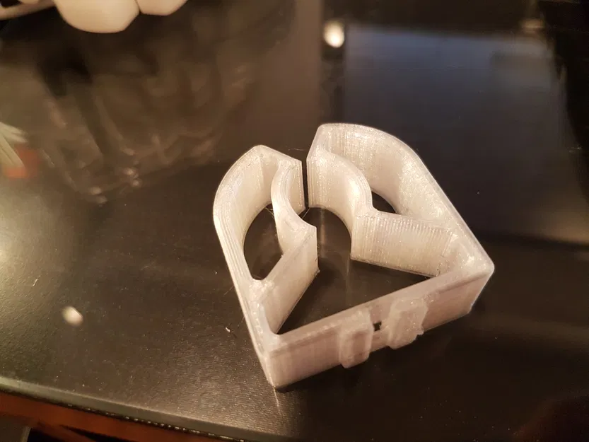 Kẹp nhựa áp suất cho thanh RV trong xe kéo Jayco - Image 1