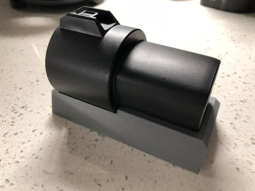 Giá đỡ cho bộ chuyển đổi J1772 của Tesla - Image 1