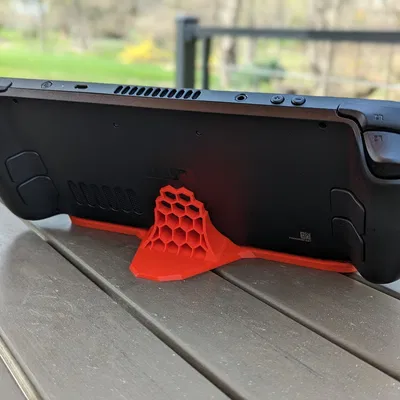 Giá đỡ ổn định cho Steam Deck khi chơi game