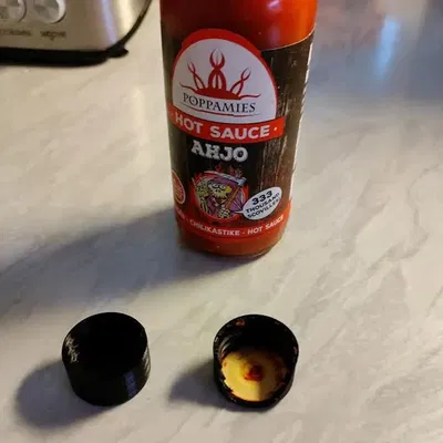 Nắp chai sốt ớt tùy chỉnh trong OpenSCAD