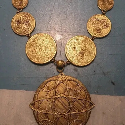 Bùa hộ mệnh Mara từ Skyrim