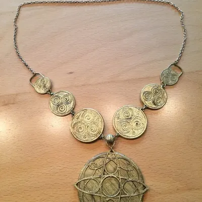 Bùa hộ mệnh Mara từ Skyrim