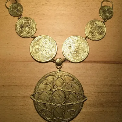 Bùa hộ mệnh Mara từ Skyrim