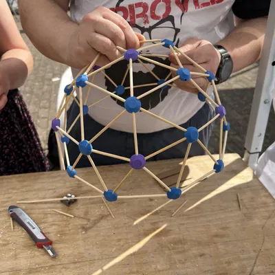 Mô hình vòm địa lý đơn giản cho dự án triển lãm