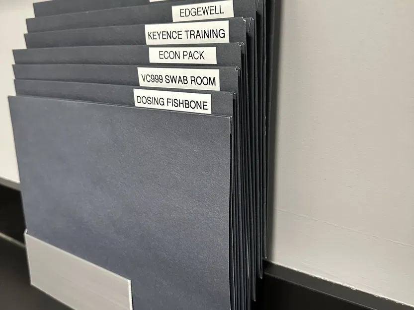 Giá đỡ tài liệu với 8 ngăn phân chia cho văn phòng - Image 1