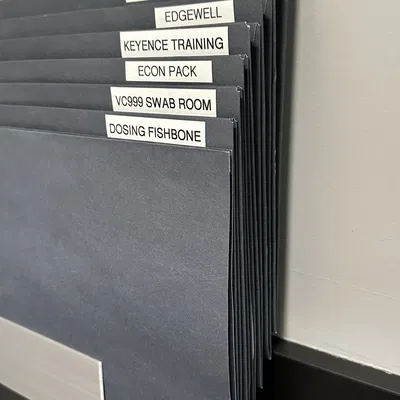 Giá đỡ tài liệu với 8 ngăn phân chia cho văn phòng