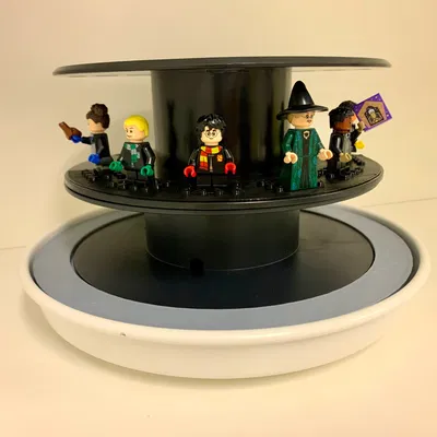 Giá đỡ nhân vật Lego xoay từ cuộn filament