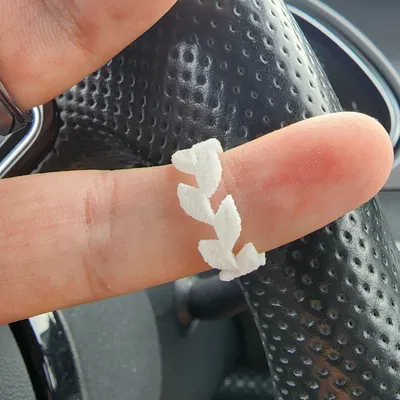 Nhẫn lá độc đáo cho phong cách thời trang