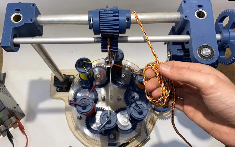 Máy bện dây in 3D đầu tiên của tôi - Image 1