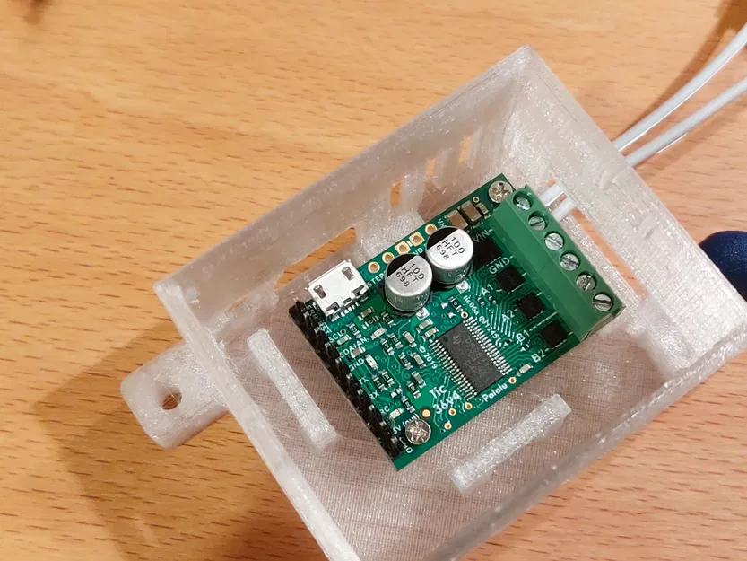 Vỏ cho bộ điều khiển động cơ bước Pololu Tic 36v4 - Image 1