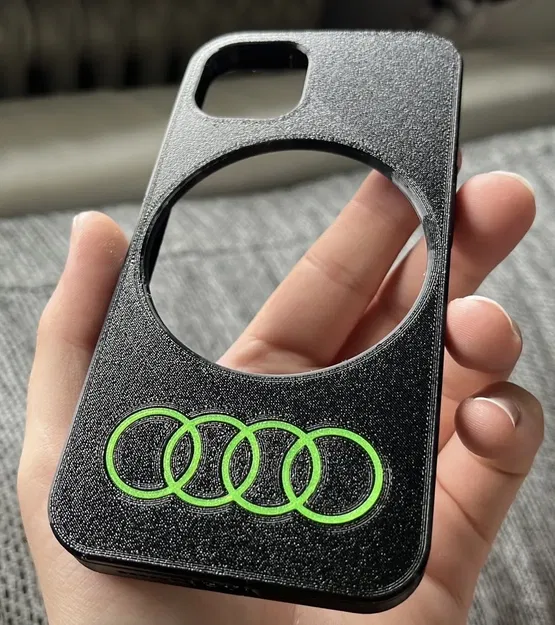 Ốp lưng iPhone 13 có logo Audi tương thích MagSafe - Image 1