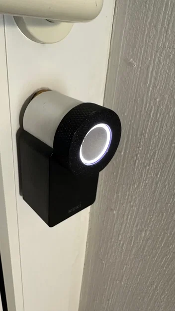 Vỏ khóa cửa tự động Nuki giúp dễ dàng hơn khi xoay - Image 2