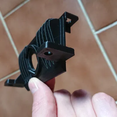 Thay thế tay nắm cốp xe Kia Rio bằng nhựa