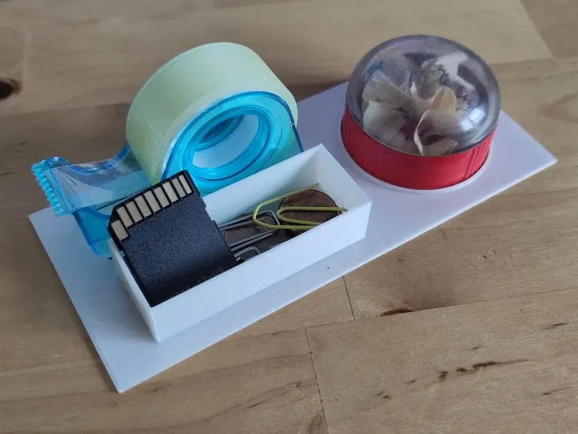 Giá đỡ đồ dùng văn phòng nhỏ gọn cho bàn làm việc - Image 1