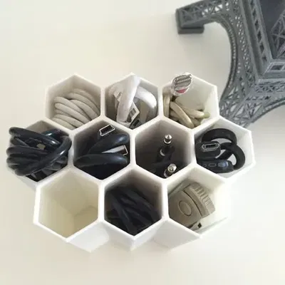 Giá đỡ cáp hình tổ ong cho bàn làm việc