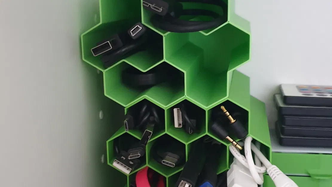 Quản lý cáp Hive lớn hơn cho không gian làm việc rộng rãi - Image 2