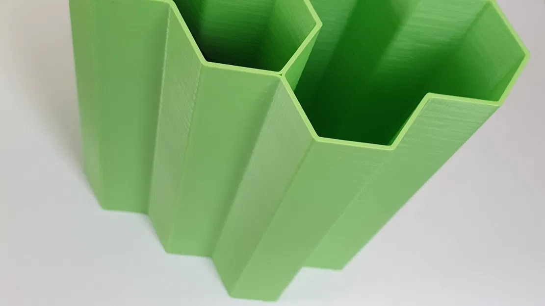 Quản lý cáp Hive lớn hơn cho không gian làm việc rộng rãi - Image 3