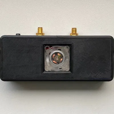 Bìa trước Walksnail VRX với cổng SMA hai bên