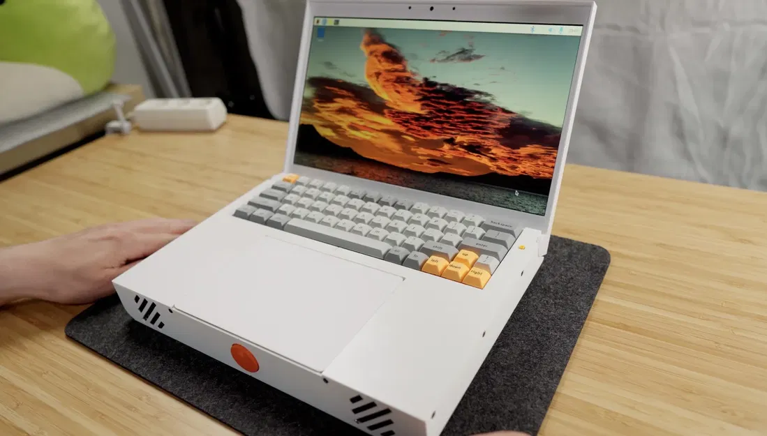 Laptop Raspberry Pi tự chế - Image 1